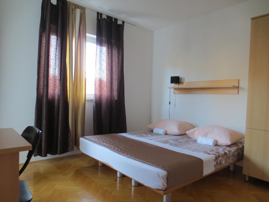 Apartments Kovacic Omiš Cameră foto