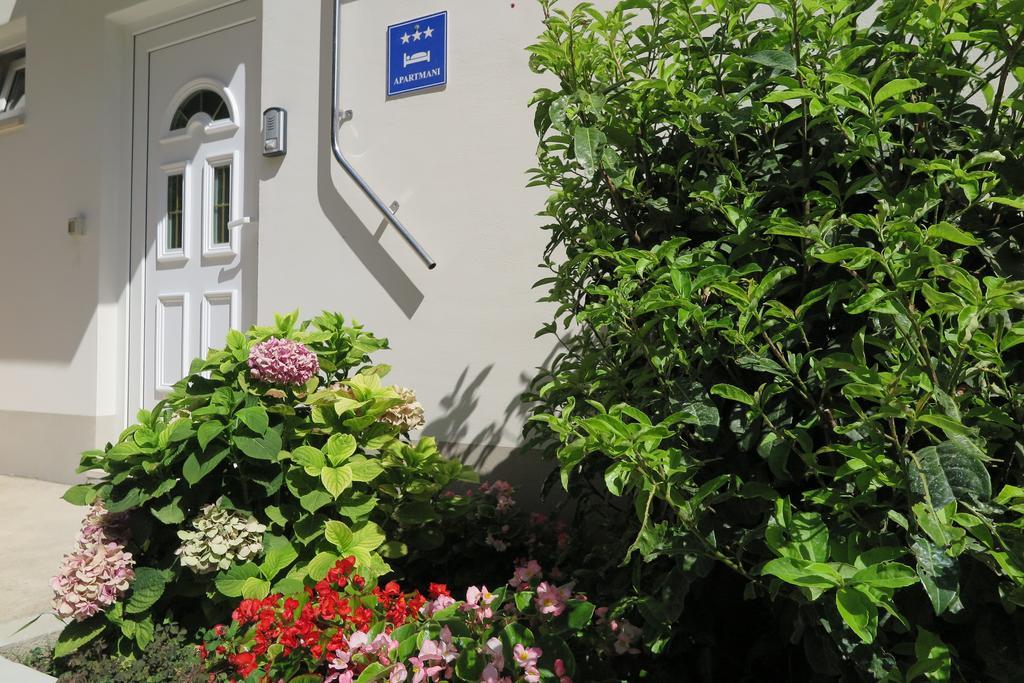 Apartments Kovacic Omiš Exterior foto